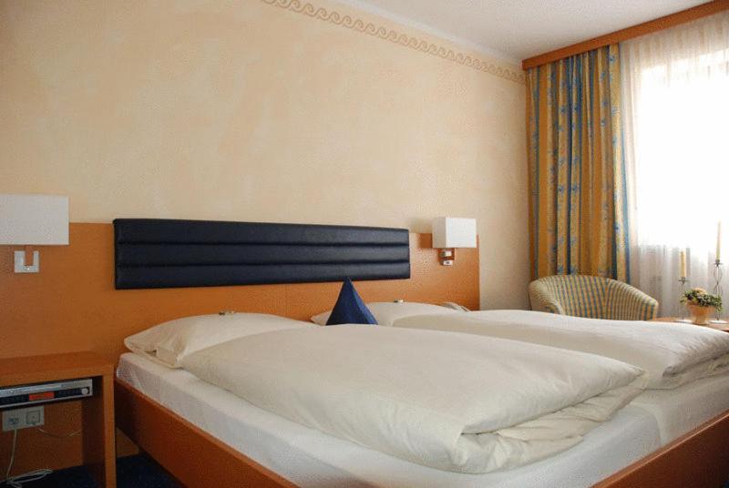Hotel Bockmaier Oberpframmern Habitación foto